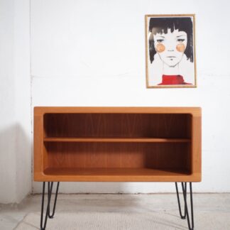 Dyrlund teak cabinet shelf sideboard