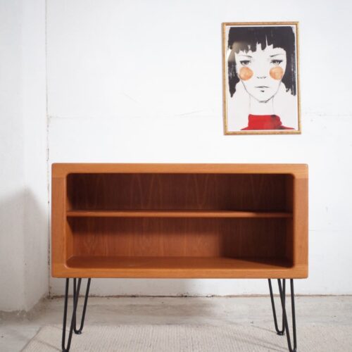 Dyrlund teak cabinet shelf sideboard