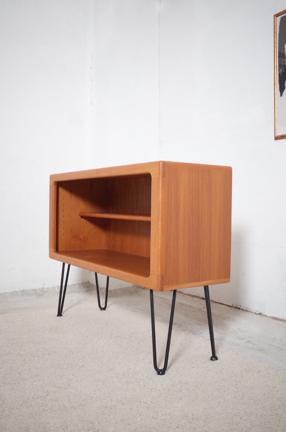 Dyrlund teak cabinet shelf sideboard