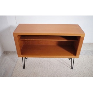 Dyrlund teak cabinet shelf sideboard