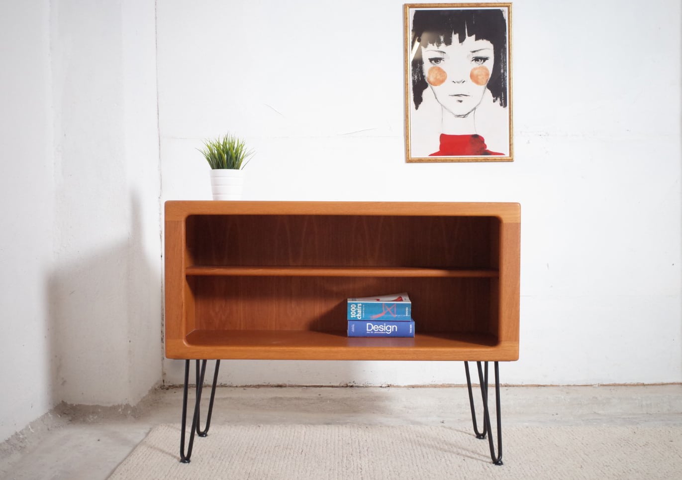 Dyrlund teak cabinet shelf sideboard