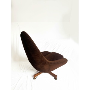 Swivel Chair From Greaves & Thomas, Mid Century Egg Chair, Vintage Chocolate Brown Velvet Egg Chair, Original Cover. Teak Legs