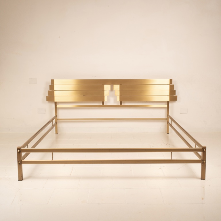 "Armonia" bed by Luciano Frigerio for Frigerio di Desio 1976