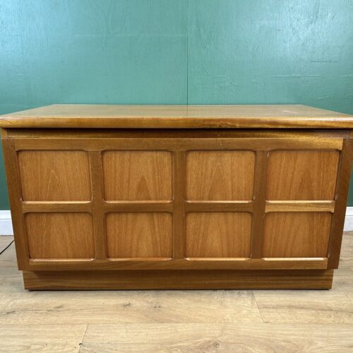 Retro Vintage Mid Century Teak Tv-Cabinet By Nathan Furniture-Courier