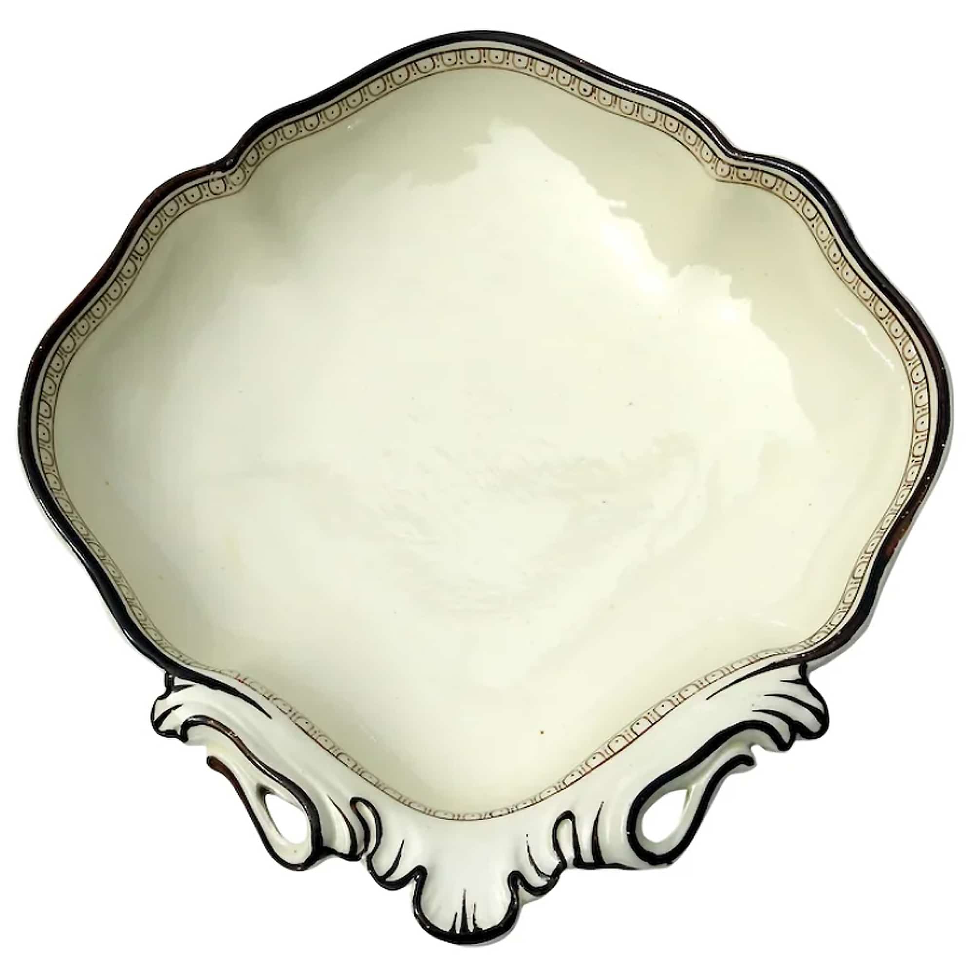 A good antique Georgian Wedgwood creamware pottery novelty shell-shaped Bowl 1790