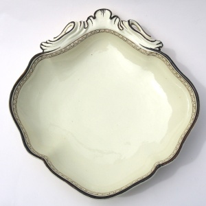 A good antique Georgian Wedgwood creamware pottery novelty shell-shaped Bowl 1790