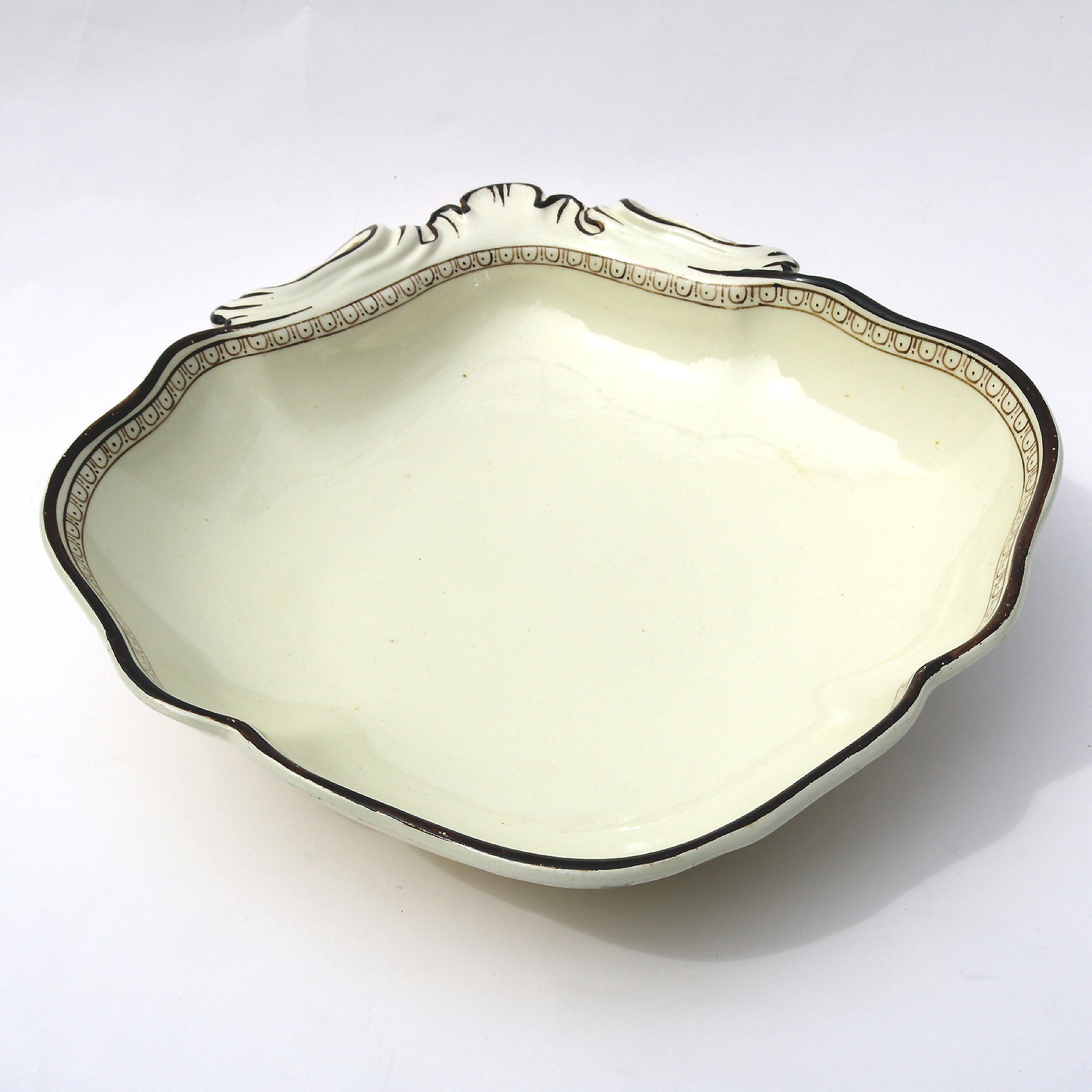 A good antique Georgian Wedgwood creamware pottery novelty shell-shaped Bowl 1790