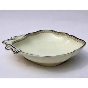 A good antique Georgian Wedgwood creamware pottery novelty shell-shaped Bowl 1790