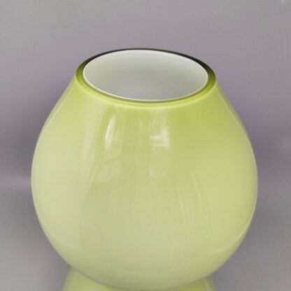 1970s Space Age Green Vase in Murano Glass. Made in Italy - Image 4