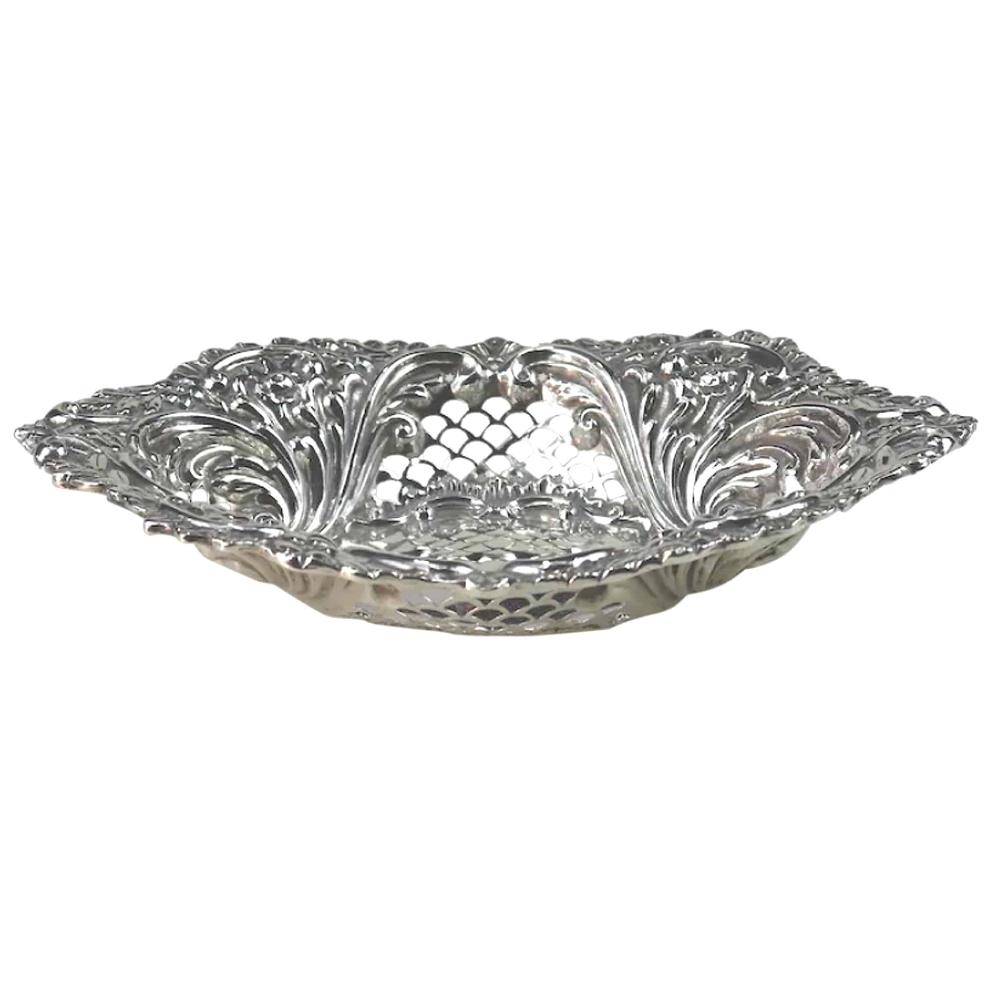 A good-grade antique large Victorian English solid silver Bonbon Dish 88g C.1898