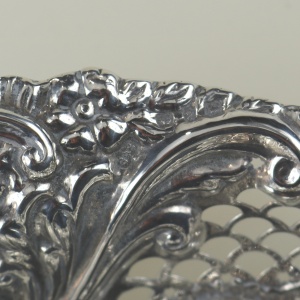 A good-grade antique large Victorian English solid silver Bonbon Dish 88g C.1898