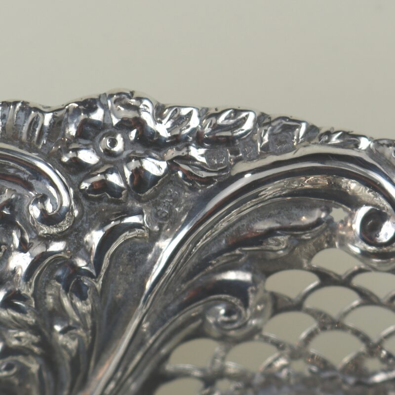 A good-grade antique large Victorian English solid silver Bonbon Dish 88g C.1898