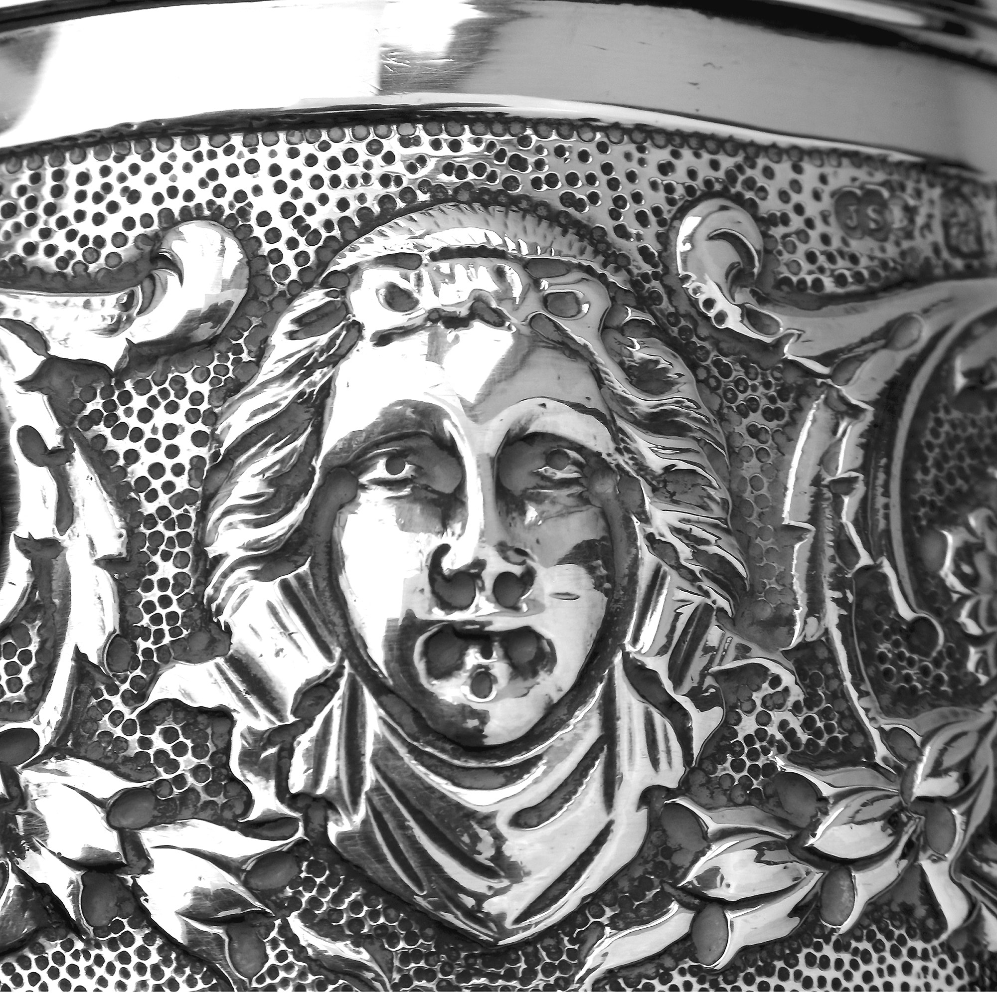 A stunning antique English Britannia standard solid silver Box 245g C.1880