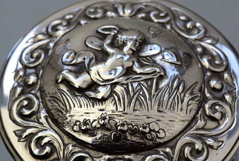 A stunning antique English Britannia standard solid silver Box 245g C.1880