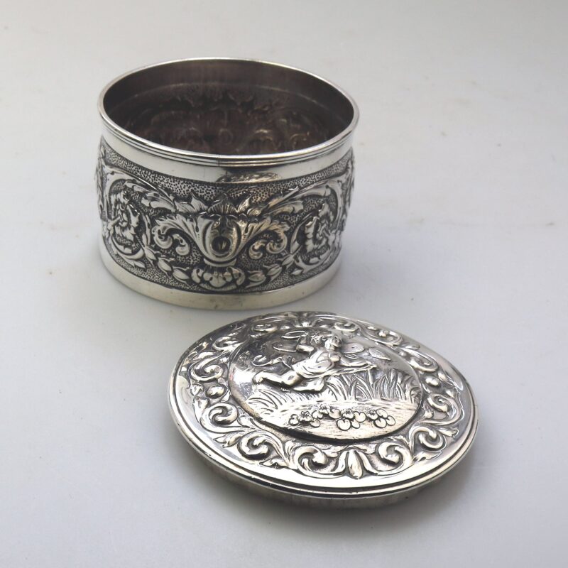 A stunning antique English Britannia standard solid silver Box 245g C.1880