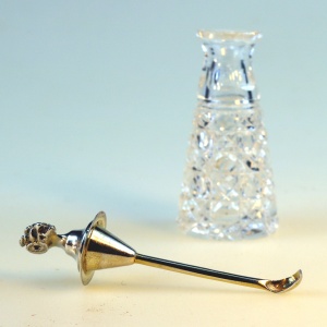 Fine antique solid silver & cut glass novelty Devil Cayenne Pepper Bottle C.1902