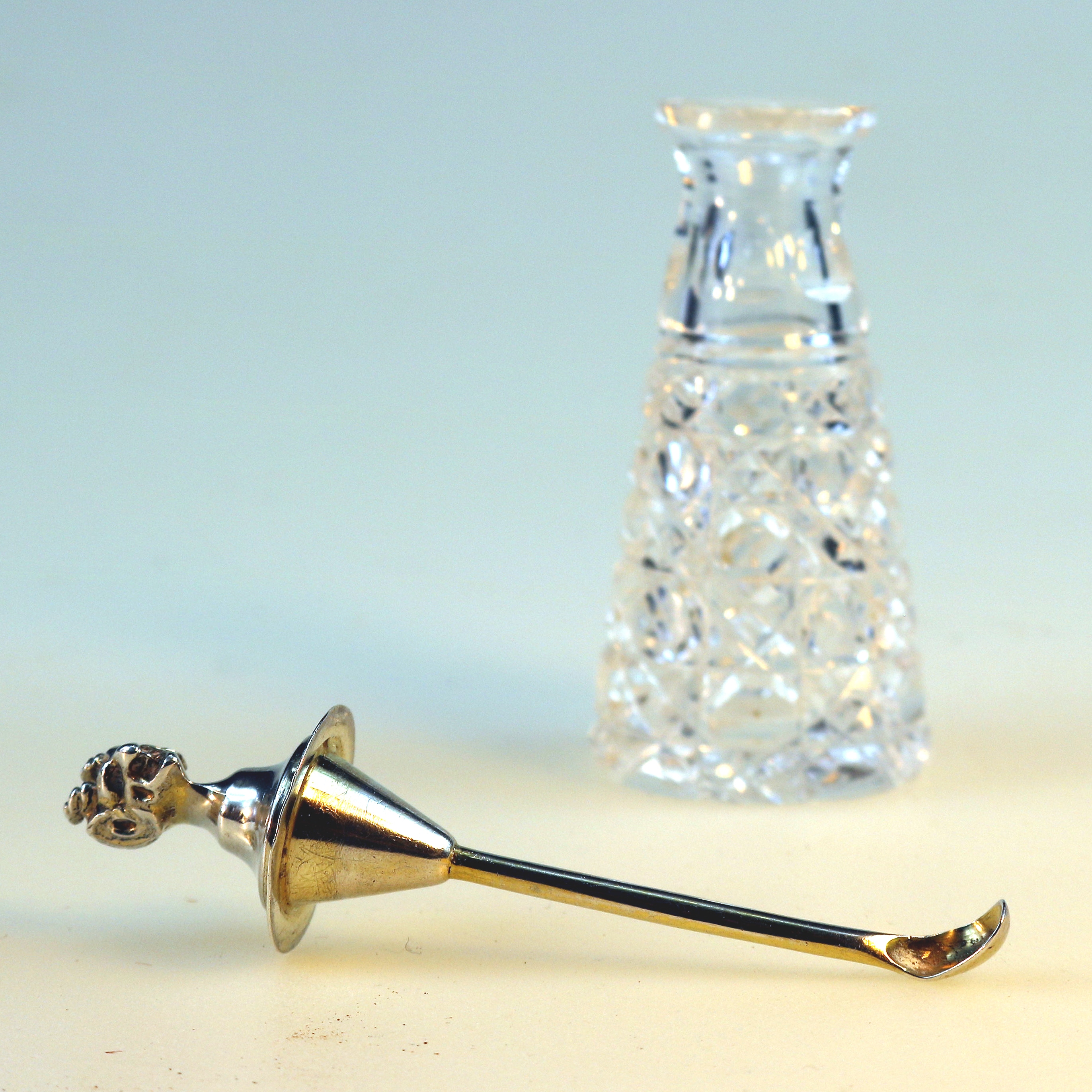 Fine antique solid silver & cut glass novelty Devil Cayenne Pepper Bottle C.1902