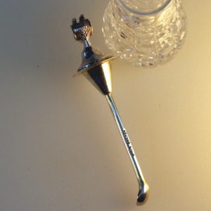 Fine antique solid silver & cut glass novelty Devil Cayenne Pepper Bottle C.1902