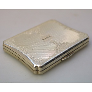 A superior very fine quality English solid silver ladies Compact by Kigu C.1954