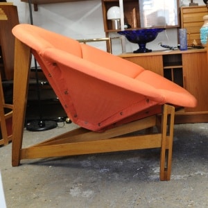 Mid Century Fibreglass Pink & Yellow Flower/ Daisy Chair On Wooden Tripod Stand, 1960s