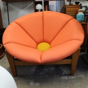 Mid Century Fibreglass Pink & Yellow Flower/ Daisy Chair On Wooden Tripod Stand, 1960s