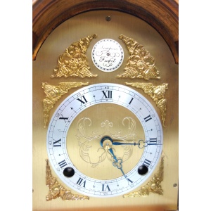 A good George III style walnut 2 train striking 8 day Elliott Mantle Clock C.20thC