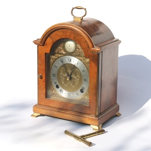 A good George III style walnut 2 train striking 8 day Elliott Mantle Clock C.20thC