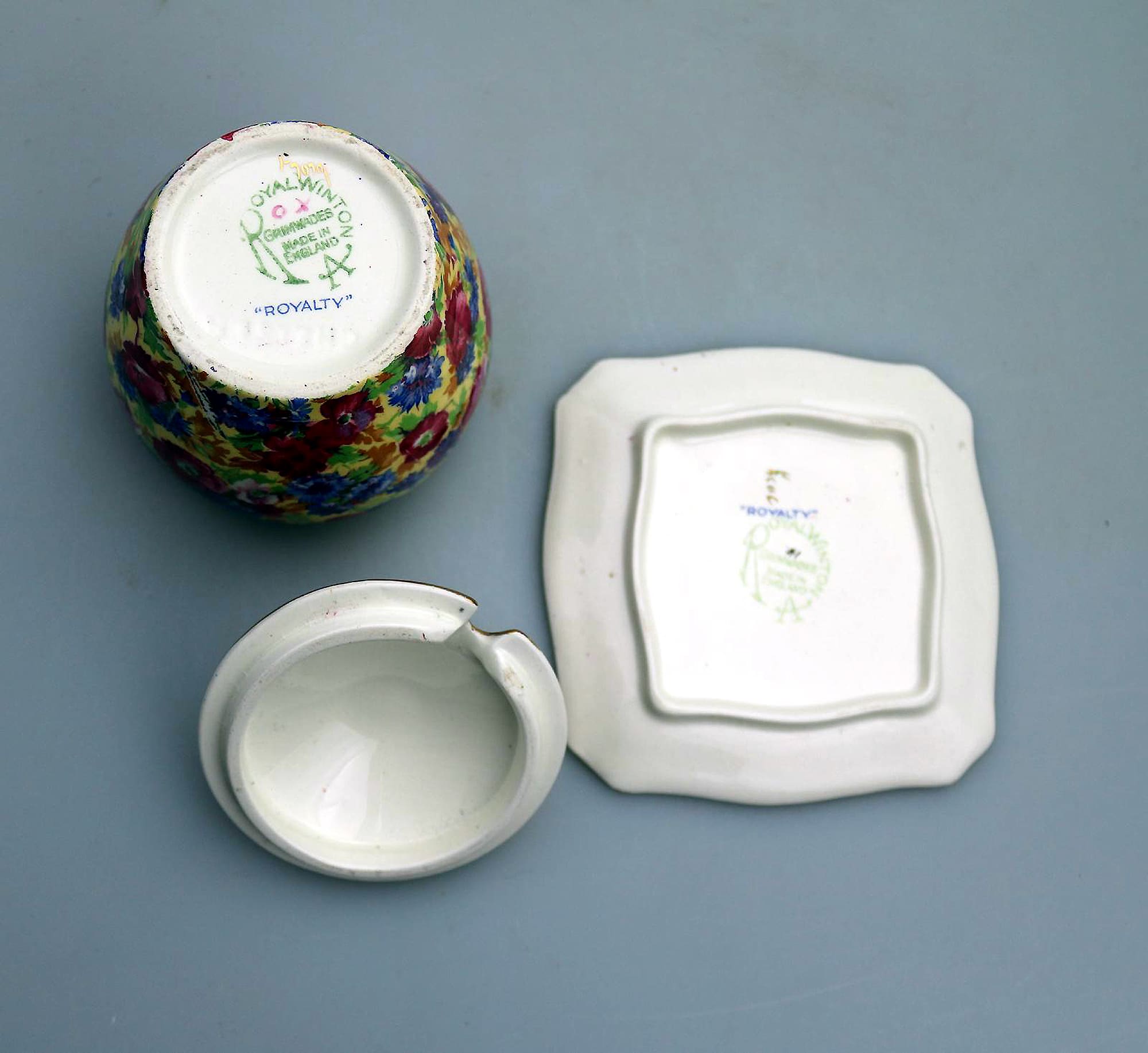 A good Art Deco Royal Winton pottery Chintz pottery Royalty Preserve Pot C.1934+