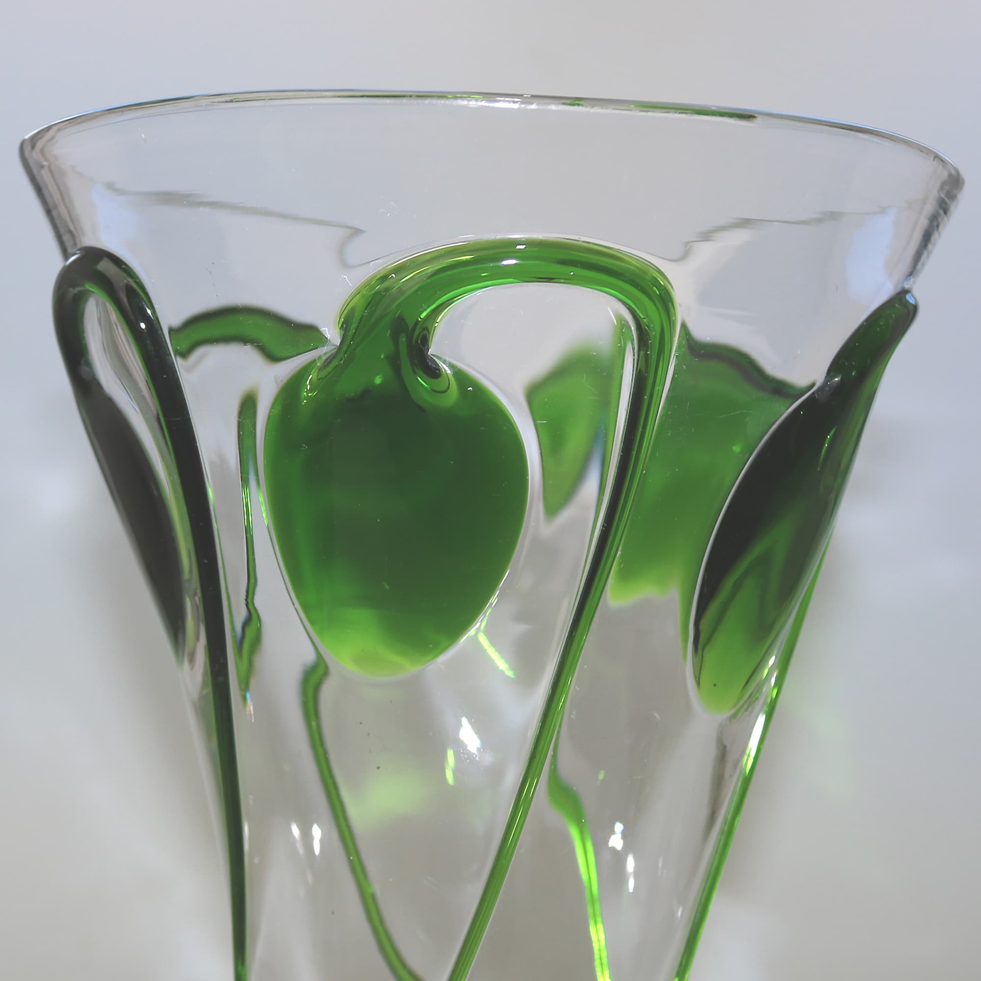 Large Stourbridge Art Nouveau Stuart Tadpole Liberty & Co glass Vase 31cm C.1910