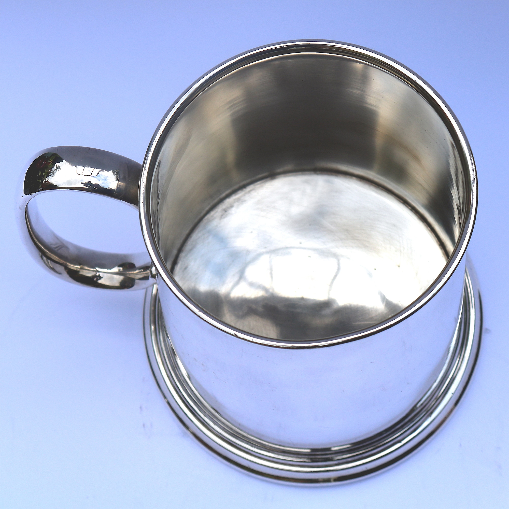 A handsome & good size Goldsmith's & Silversmith's silver-plated Beer Tankard C. pre 1950