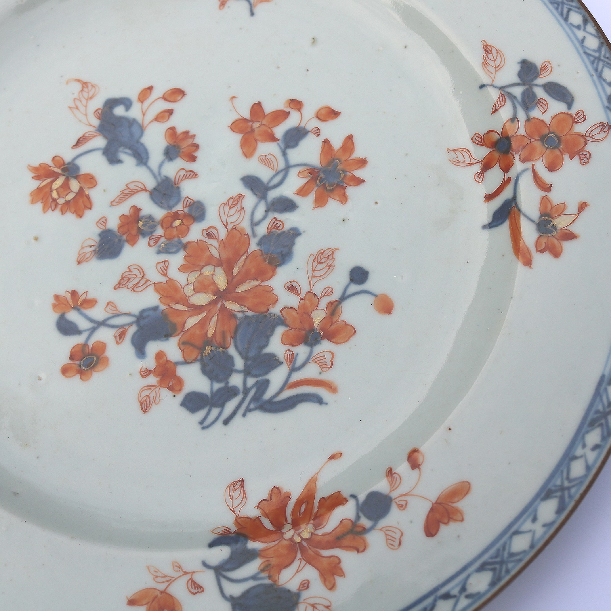 An antique Chinese porcelain hand-painted Imari Plate C.18thC