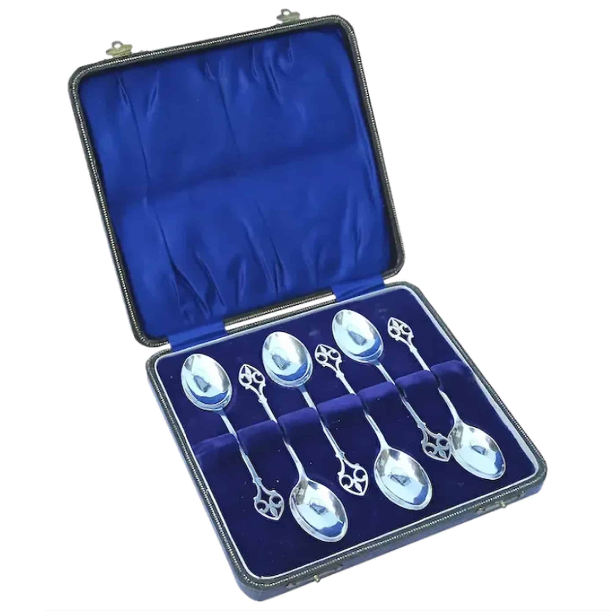 A fine set of English solid silver pierced medieval finials Coffee Spoons C.1925