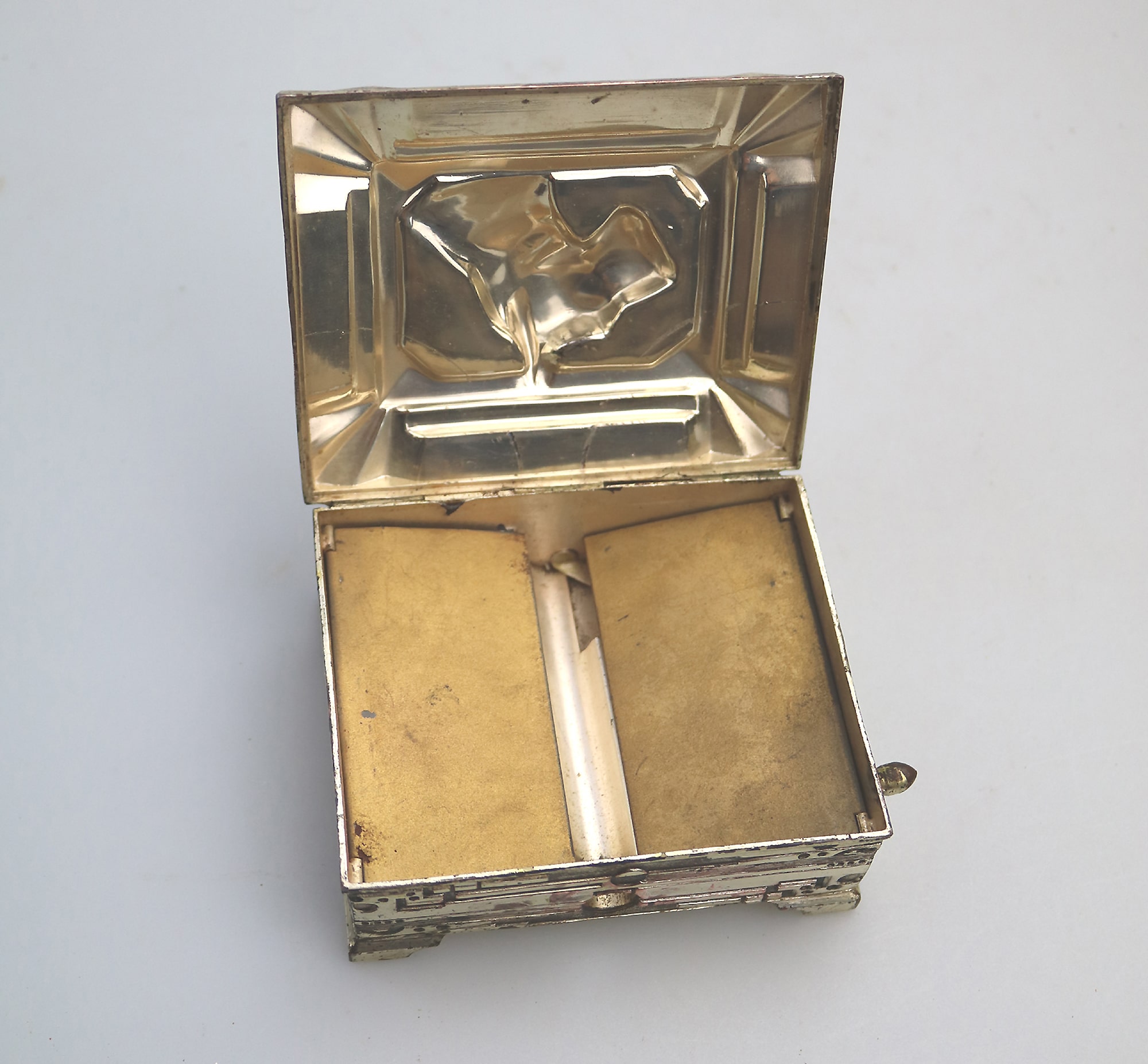 A rare Art Deco novelty silver plate Automaton Cigarette Box with a Scottie 1920