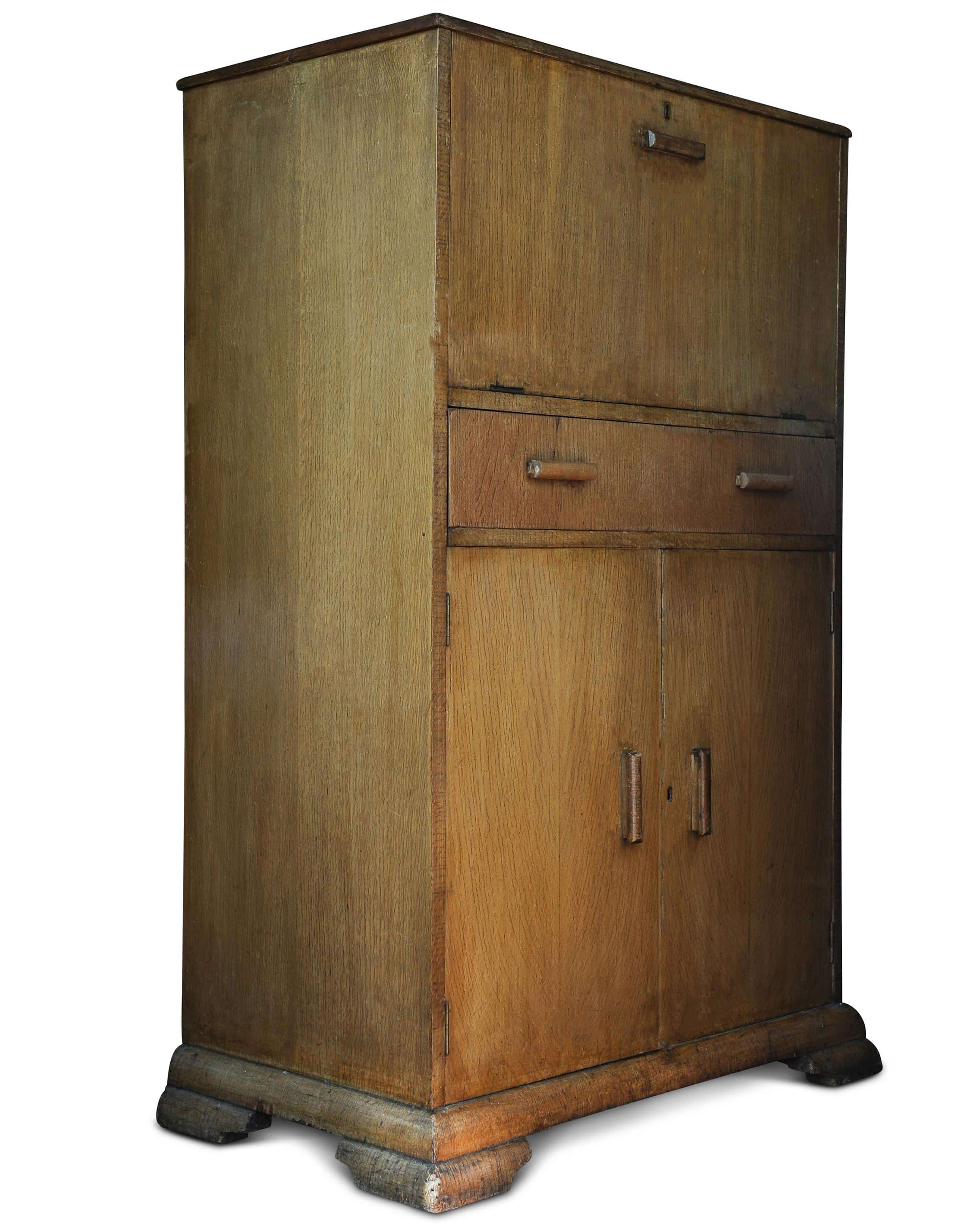 An Art Deco Luxurious Cocktail Cabinet With Two Fitted Chrome Lights by Al-Wyn