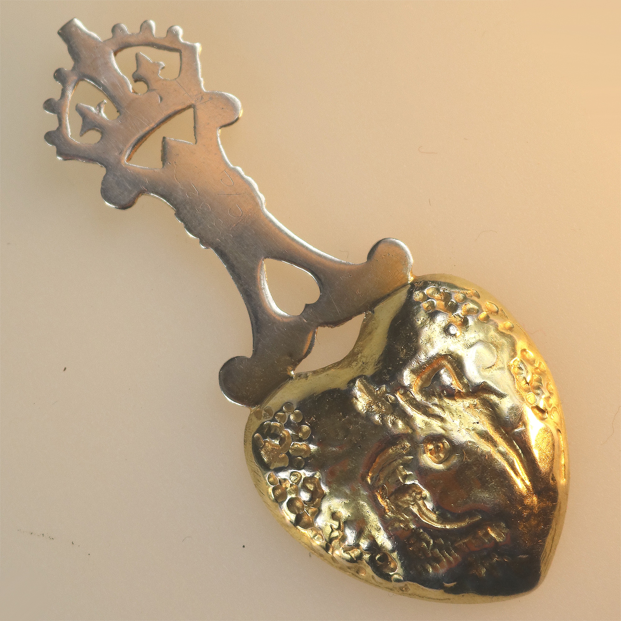 A rare antique Scottish Edinburgh solid silver novelty heart Caddy Spoon C.1900