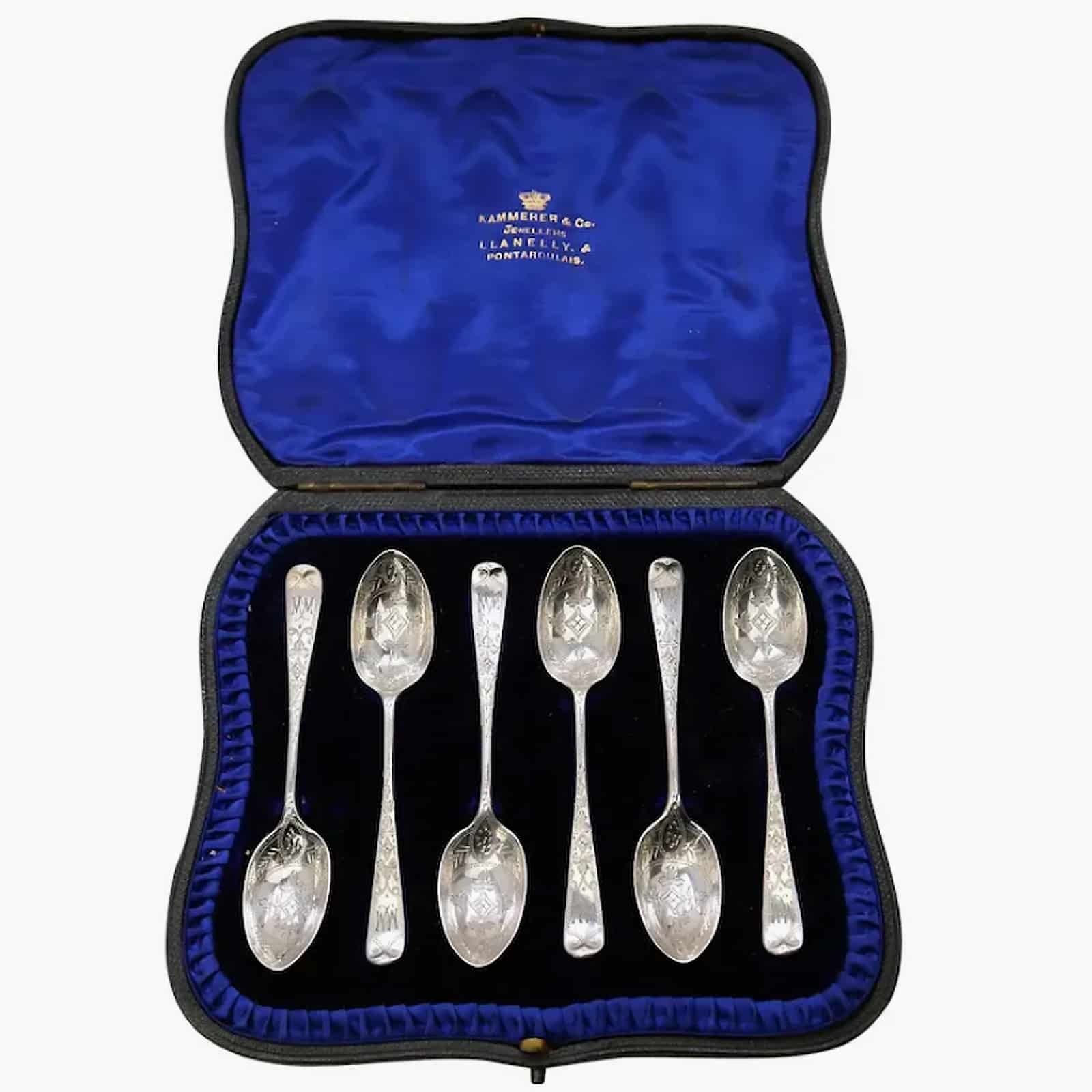 A fine set of English solid silver fully engraved Tea / Coffee Spoons C.1903