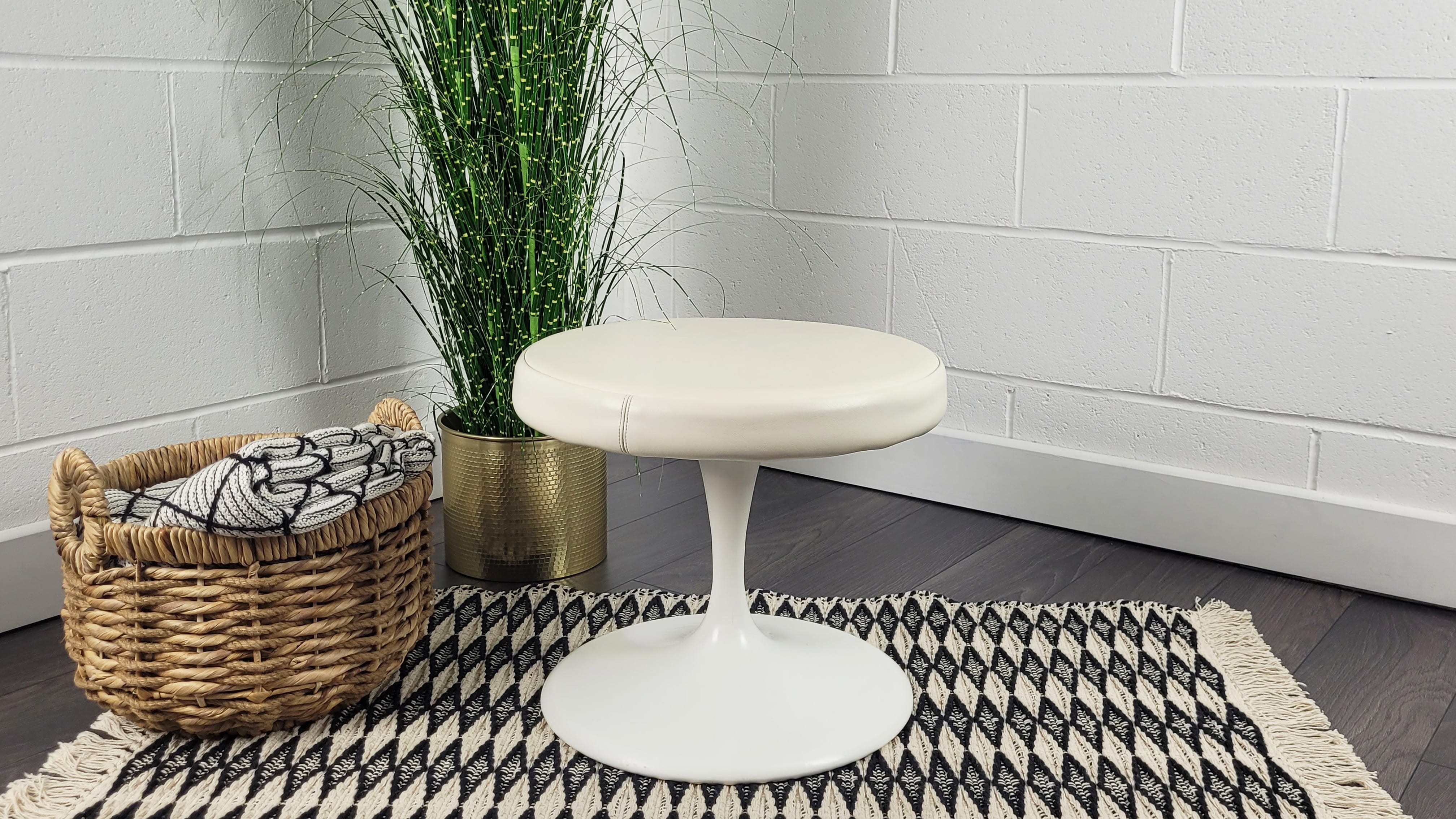 Space Age Tulip Stool, 1960s