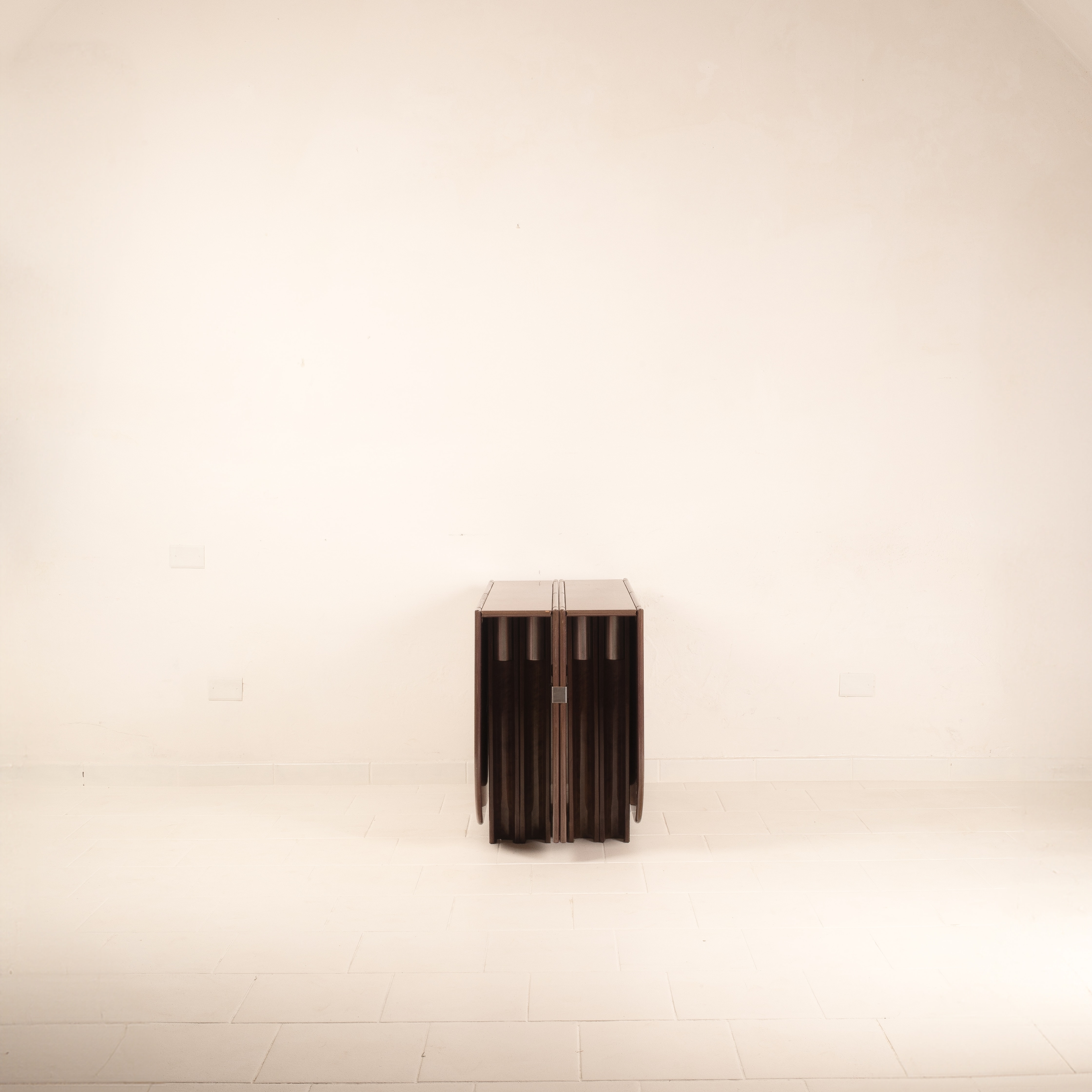 "Dinner" table by Giovanni Offredi for Saporiti Italia