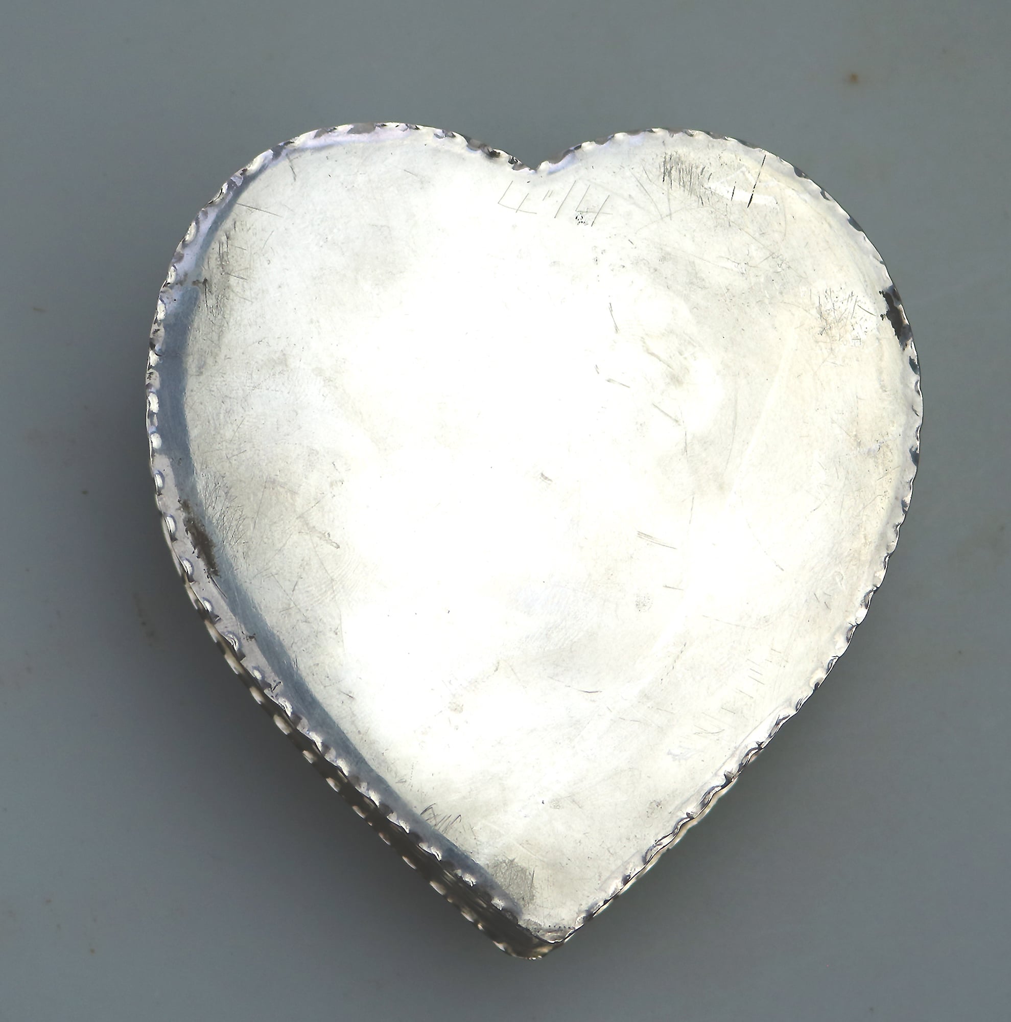 A good William Comyns antique English solid silver novelty Heart Box 140g C.1895