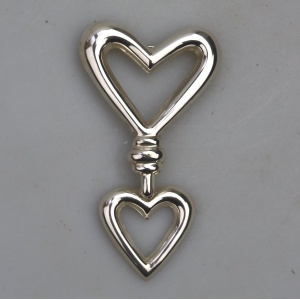 A vintage 925 solid silver large & heavy 9cm double heart Brooch 23g C.20thC