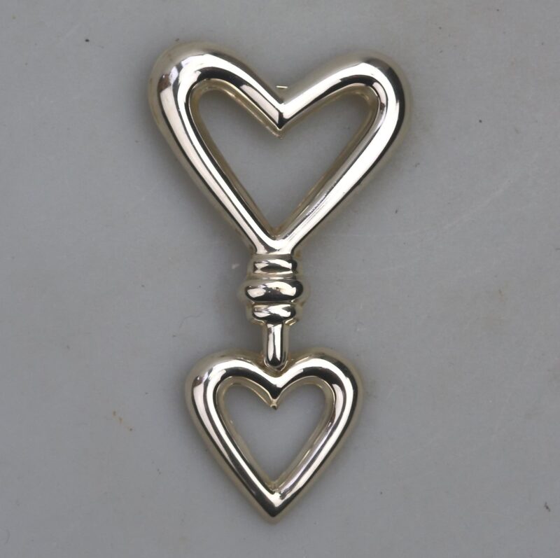 A vintage 925 solid silver large & heavy 9cm double heart Brooch 23g C.20thC