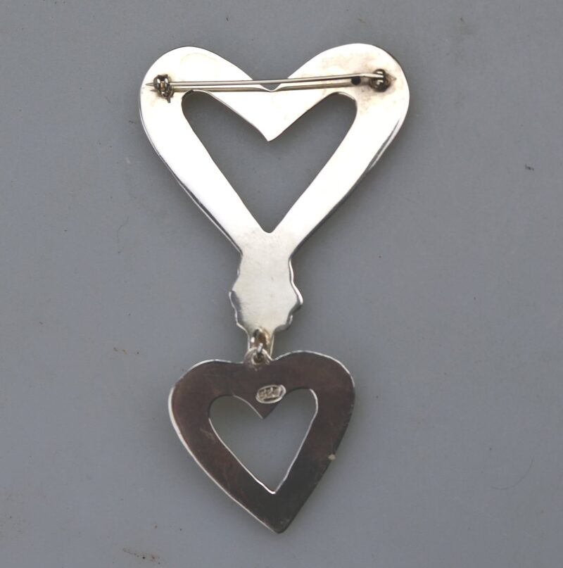 A vintage 925 solid silver large & heavy 9cm double heart Brooch 23g C.20thC
