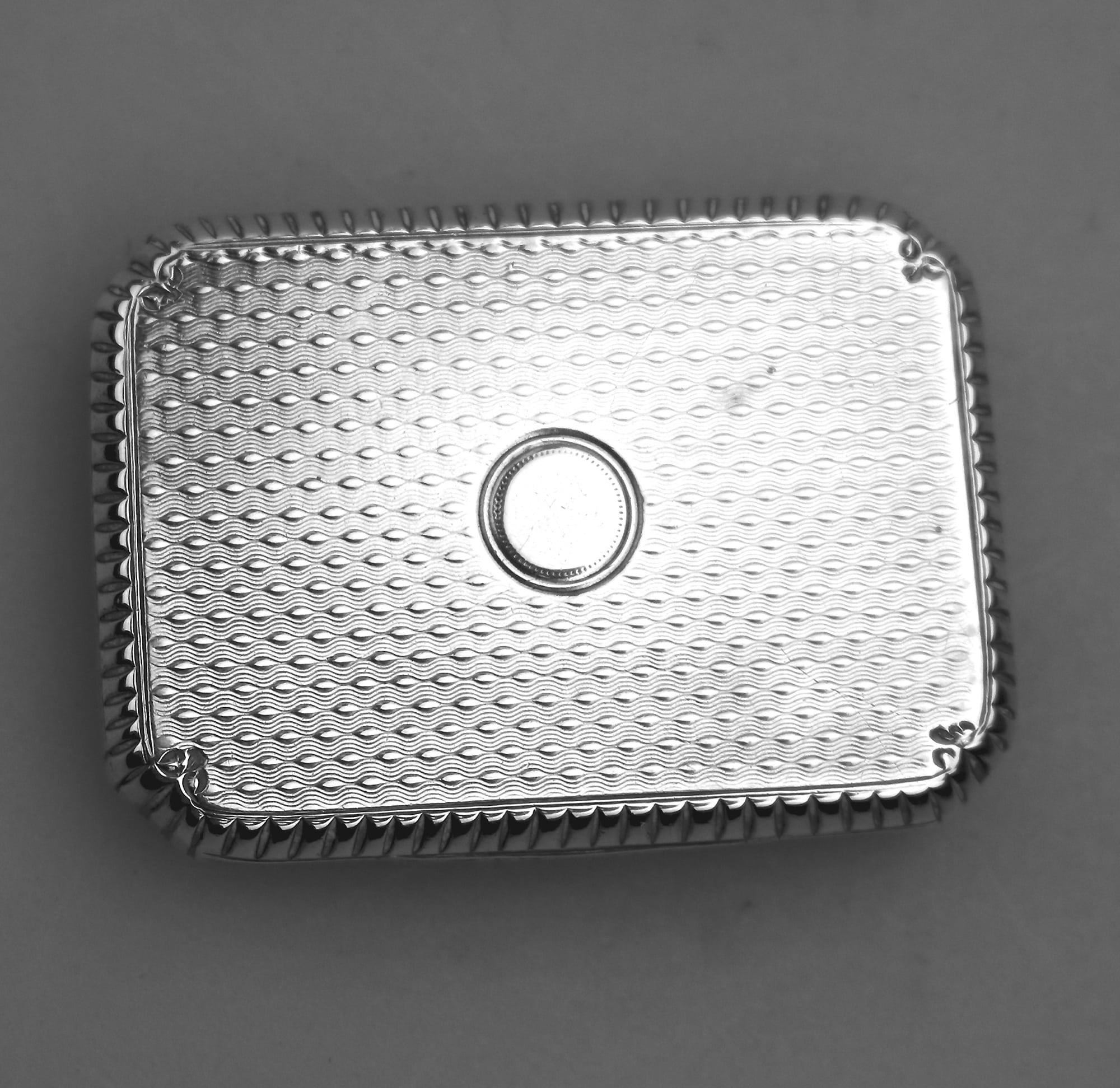 A good & larger antique George III English solid silver Vinaigrette C.1815
