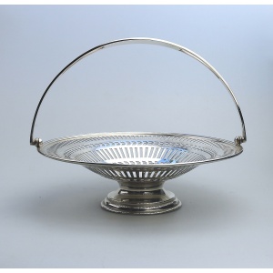 A good silver plate pierced Mappin & Webb swing handled Basket / Dish C.20th