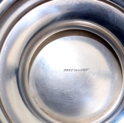 A good silver plate pierced Mappin & Webb swing handled Basket / Dish C.20th - Image 6