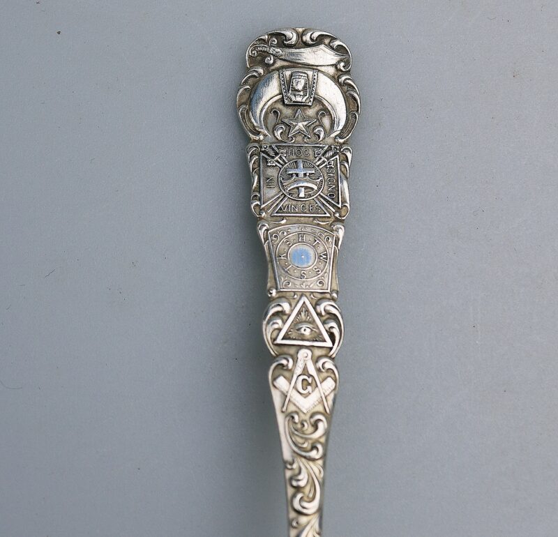 A rare Freemasons sterling silver R Wallace Chicago Masonic Temple Spoon C.20thC