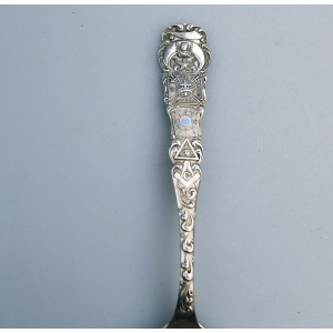 A rare Freemasons sterling silver R Wallace Chicago Masonic Temple Spoon C.20thC