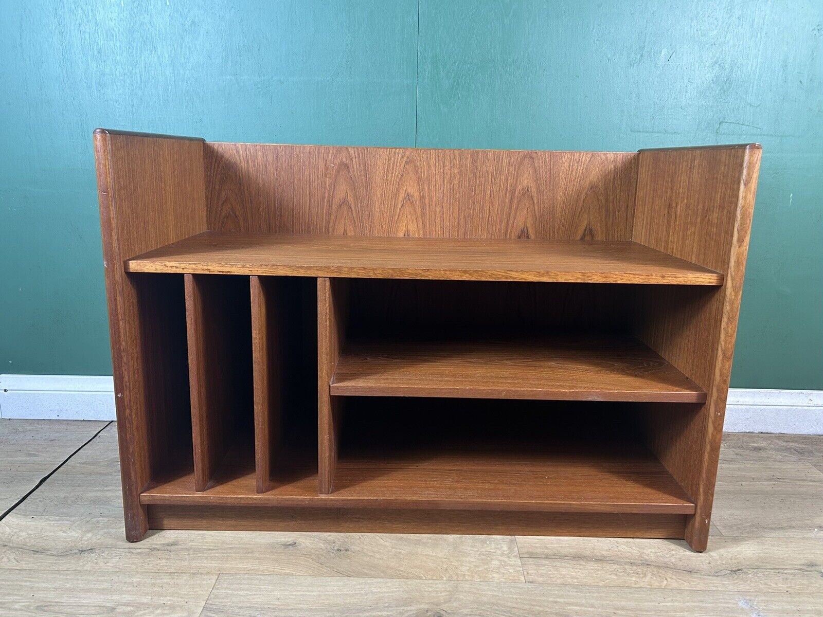 Retro Vintage Mid Century Danish 🇩🇰 Teak Record Vinyl Media Cabinet-Courier