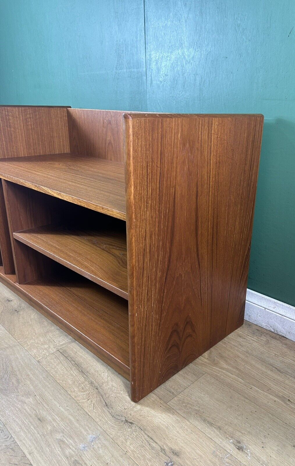 Retro Vintage Mid Century Danish 🇩🇰 Teak Record Vinyl Media Cabinet-Courier