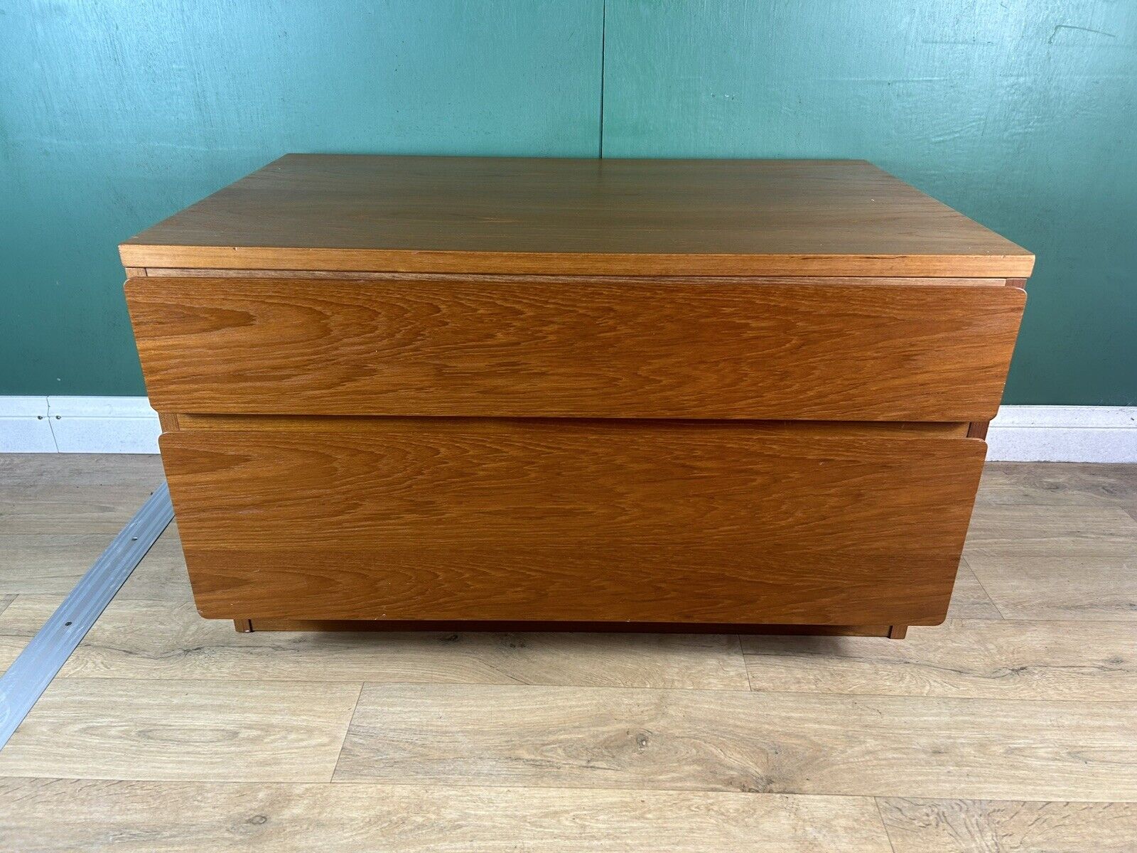 Retro Vintage Mid Century Teak Beaver&Tapley Tv-Cabinet-Courier